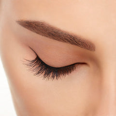 Ardell Magnetic Liner and Lash Kit - Accent 002 (Model Shot 2)
