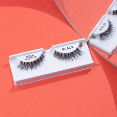 Ardell Demi Wispies Lashes Black (with DUO Glue) - Lifestyle Shot